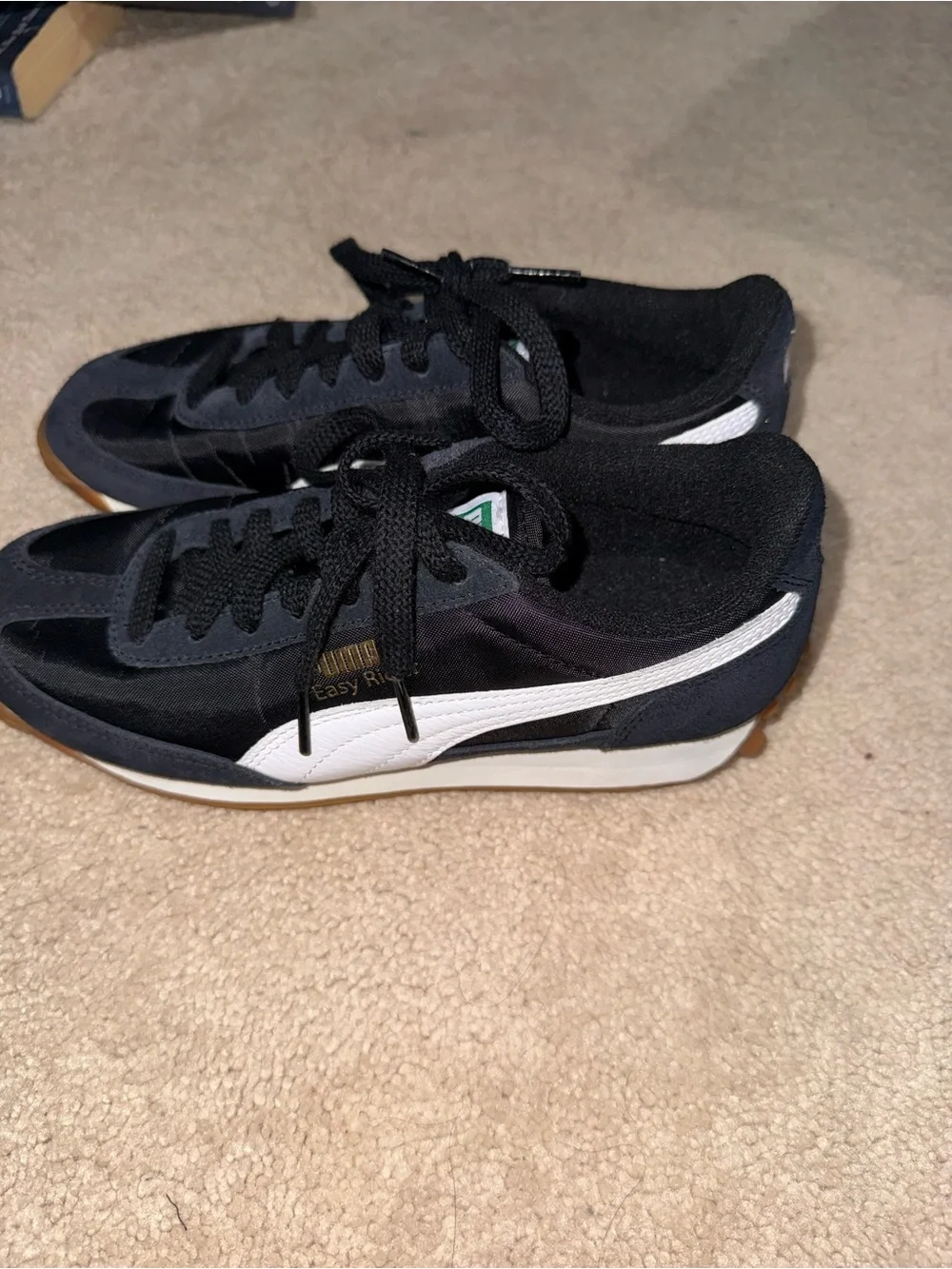 Size 5.5 Puma Easy Rider Vintage sneakers in black with a white formstripe